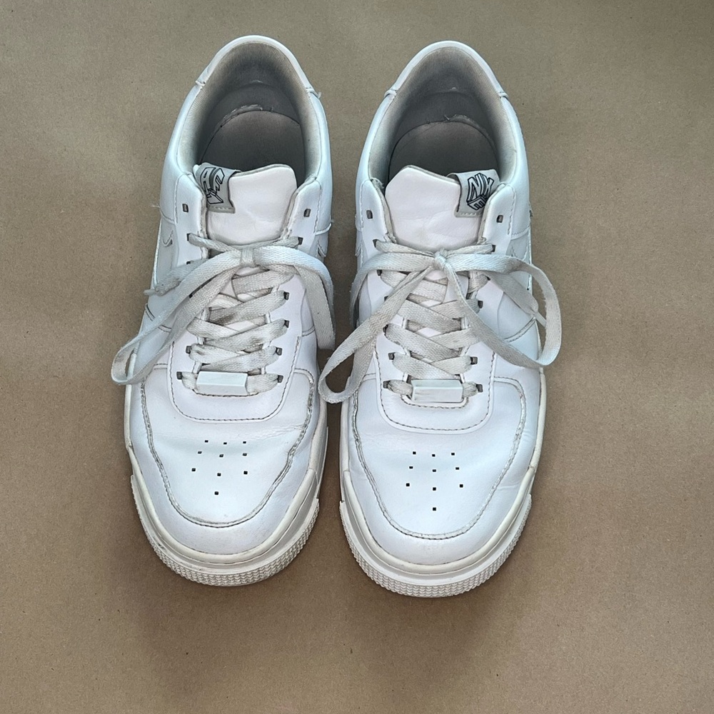 Nike Air Force 1 Pixel